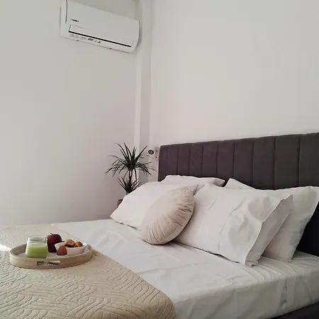 Lejlighed Rodini Ylia - Maisonette With Yard *