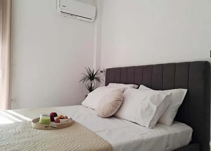 Lejlighed Rodini Ylia - Maisonette With Yard *