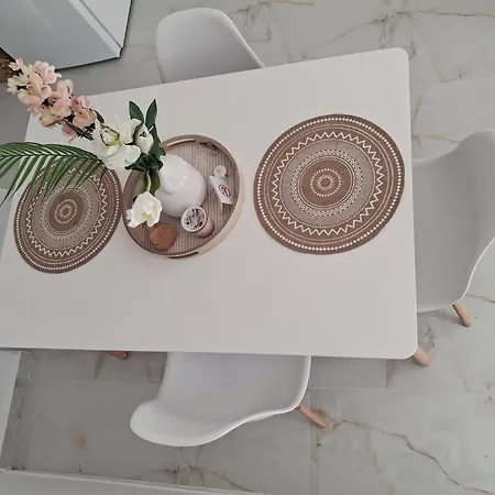 Rodini Ylia - Maisonette With Yard