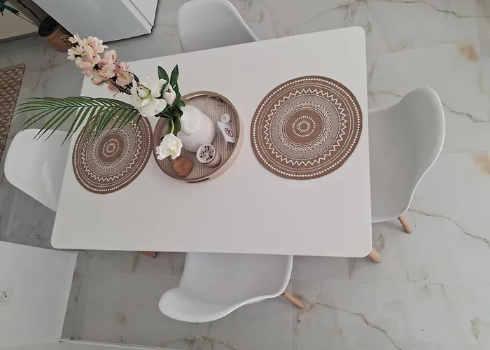 Rodini Ylia - Maisonette With Yard