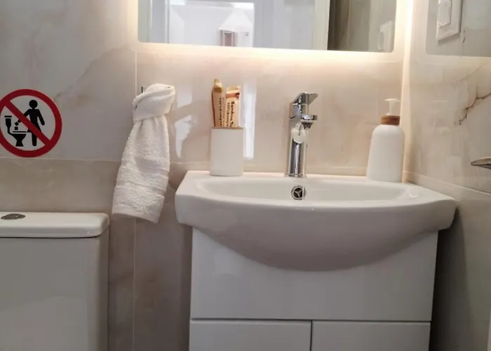 Rodini Ylia - Maisonette With Yard