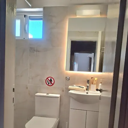 Rodini Ylia - Maisonette With Yard Lejlighed *